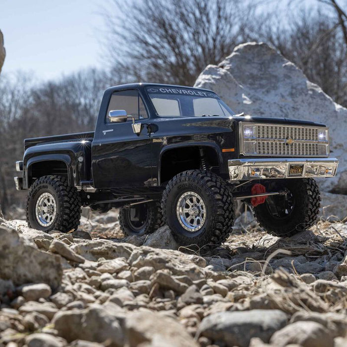 SCX10 III Base Camp 82 Chevy K10 RTR Noir