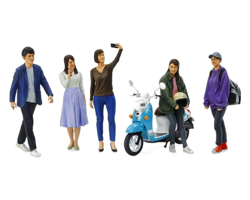Tamiya 1/24 Campus Friends Set II Model Figure Kit