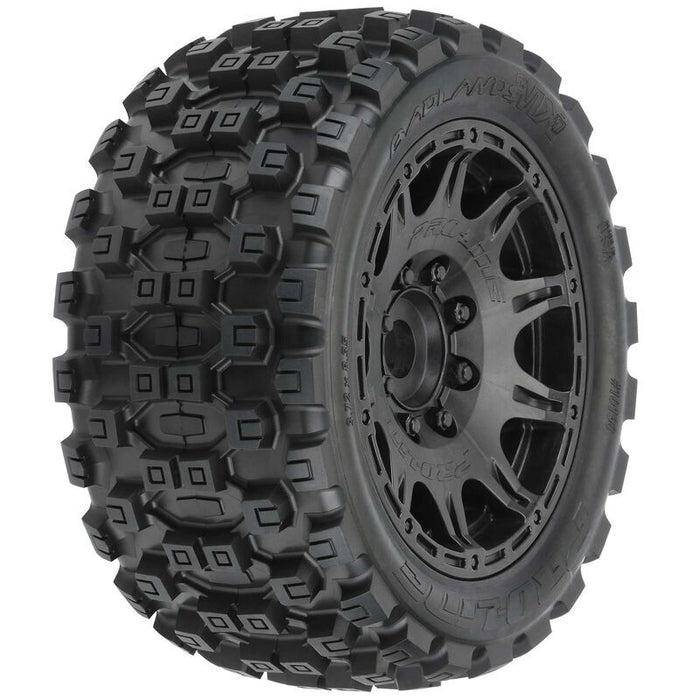 Pneus tout terrain Pro-Line Badlands MX57 montés sur roues noires Raid 5,7" (2) pour X-MAXX, KRATON 8S et autres véhicules hexagonaux à grande échelle de 24 mm avant ou arrière